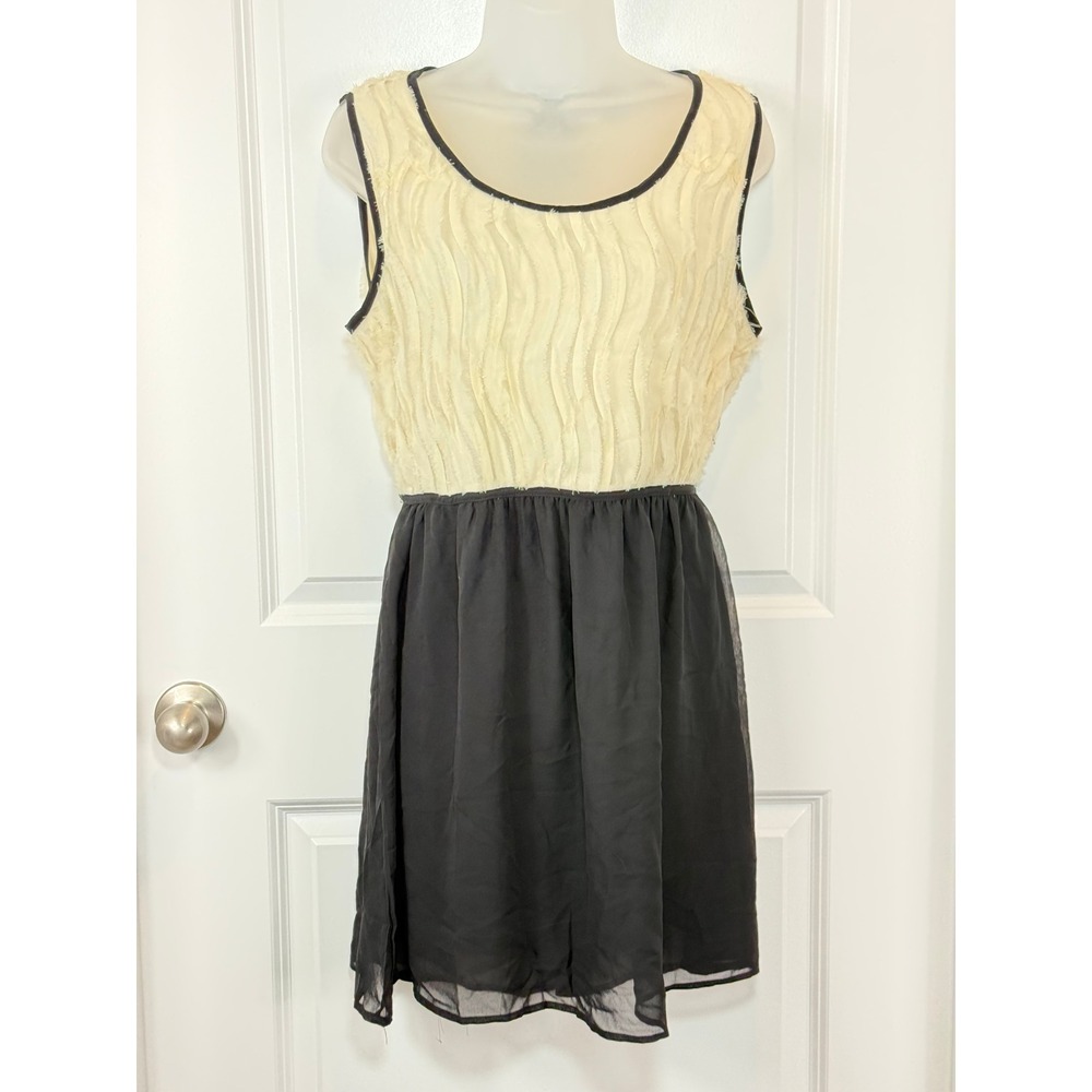 Charming Charlie Black Cream Textured Sheath Dress Size L